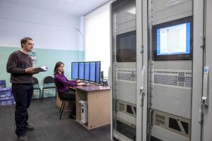 Сотрудники института работают на аппаратно-программном комплексе, разработанном в ИСЭМ СО РАН и предназначенном для управления режимами электроэнергетической системы